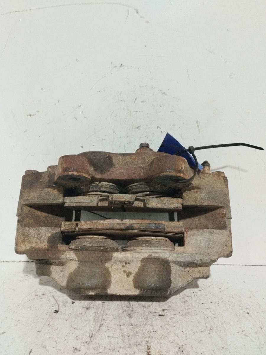 Mordaza de Freno Delantera Derecha Toyota Hilux 1997-2004 HILUX I