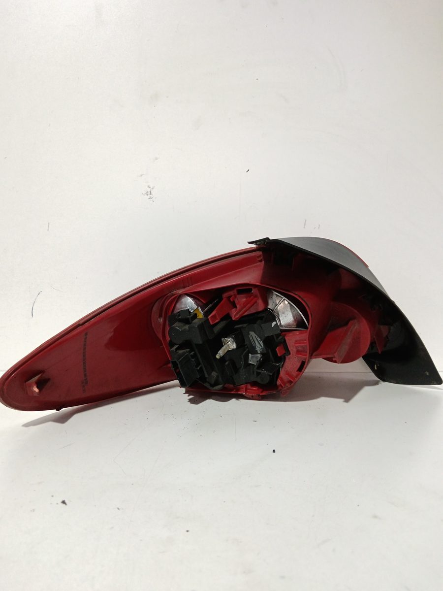 Farol Trasero Derecho Exterior Peugeot 206 Berlina 1998-2010 X-Line E22058
