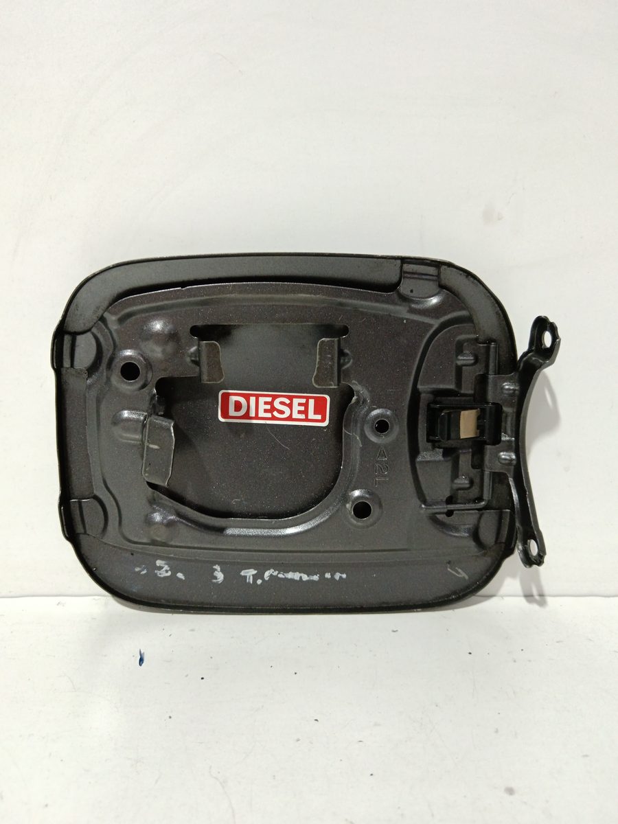 Tapa Exterior Combustible Toyota Corolla (E15) 2006-2011 Luna
