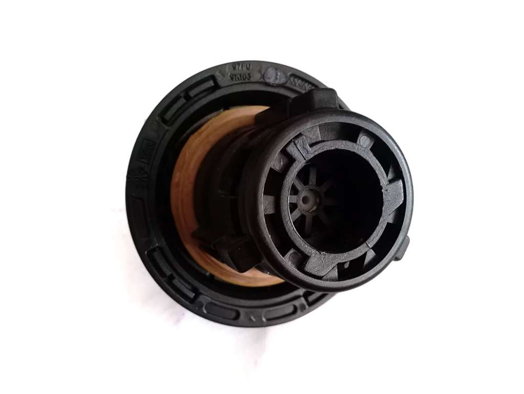 Tapón de combustible con válvula