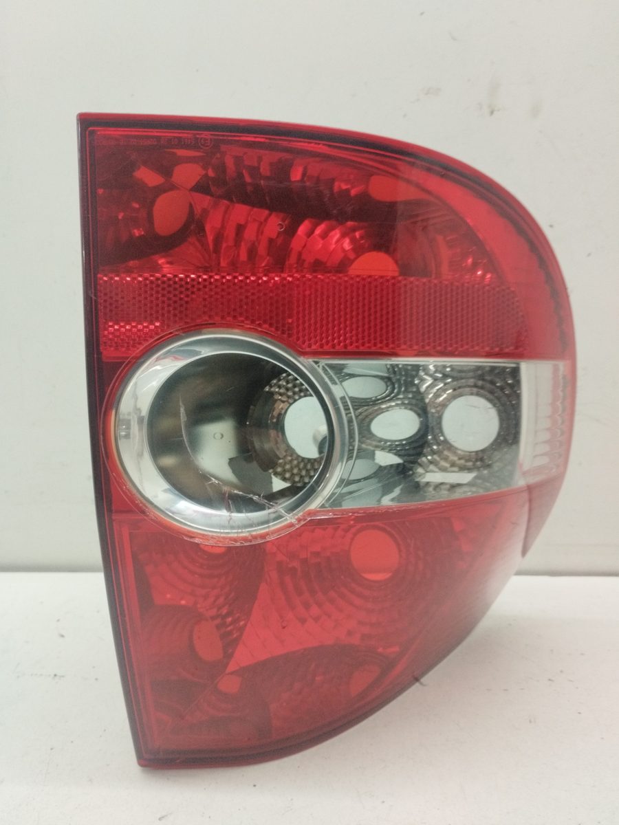 Farol Trasero Derecho Exterior Volkswagen Fox (5Z1) 2005-2012 Básico XB2263