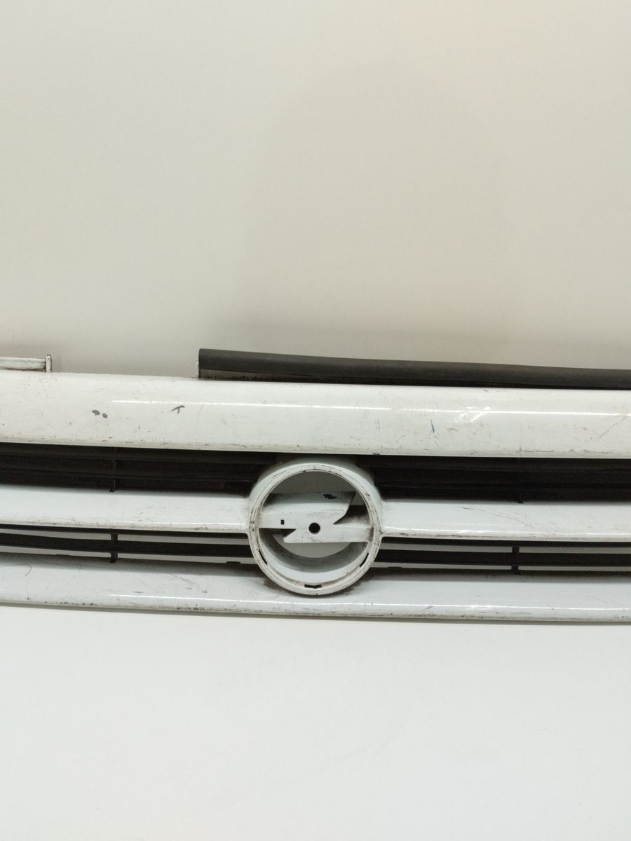 Careta Opel Astra F Berlina 1991-1998 (X 20 XEV / L34) 90449267