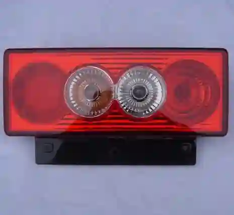 Faro trasero derecho