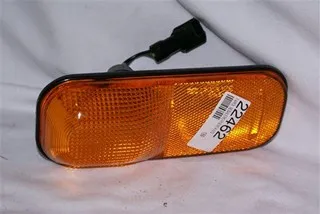 FAROL LATERAL PUERTA IZQ HYUNDAI HD65-72