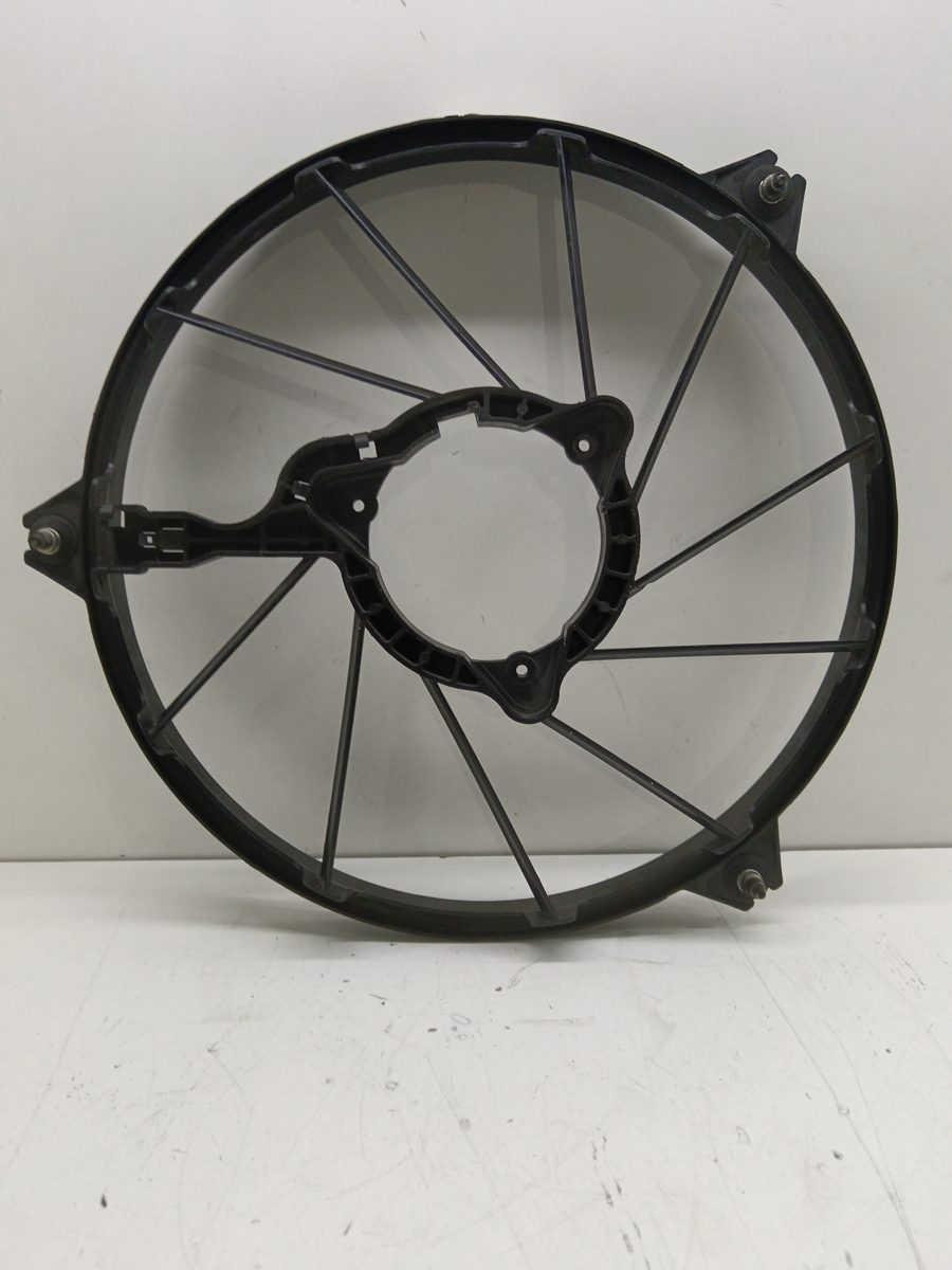 Carcasa de Electroventilador Peugeot 206 4-trg. desde 2006 1,4 1.4L 55kW 8240388