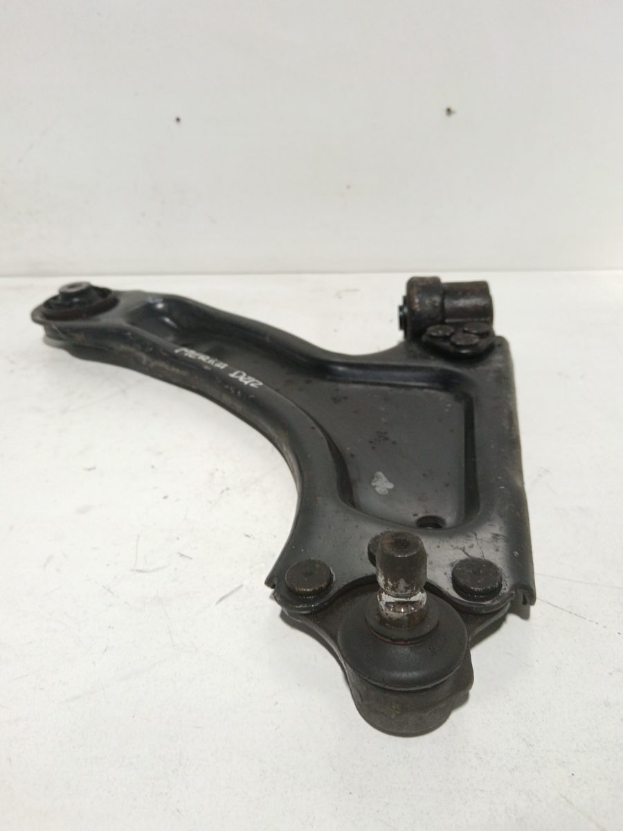 Parrilla de Suspension Inferior Trasera Derecha Chevrolet Corsa B 1993-1997 Swing 2493