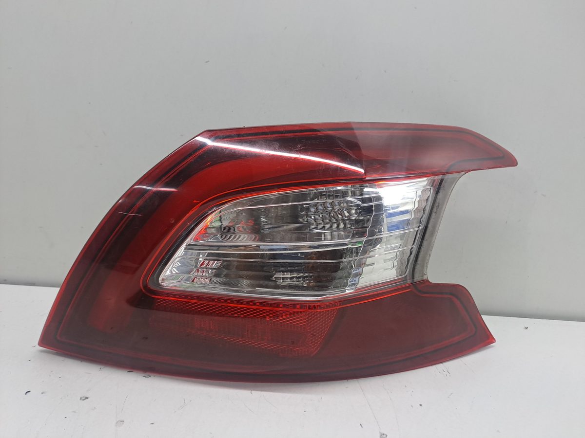 Farol Trasero Derecho Exterior Peugeot 308 2013-2021 Access 9677817580