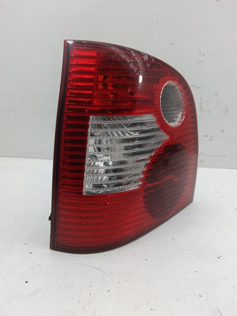 Farol Trasero Izquierdo Exterior Volkswagen Polo (9N1) 2001-2005 Conceptline