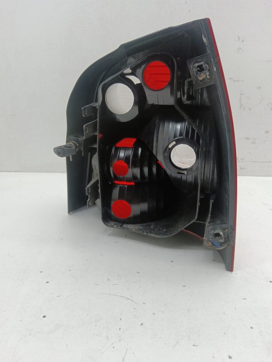 Farol Trasero Izquierdo Exterior Volkswagen Polo (9N1) 2001-2005 Conceptline