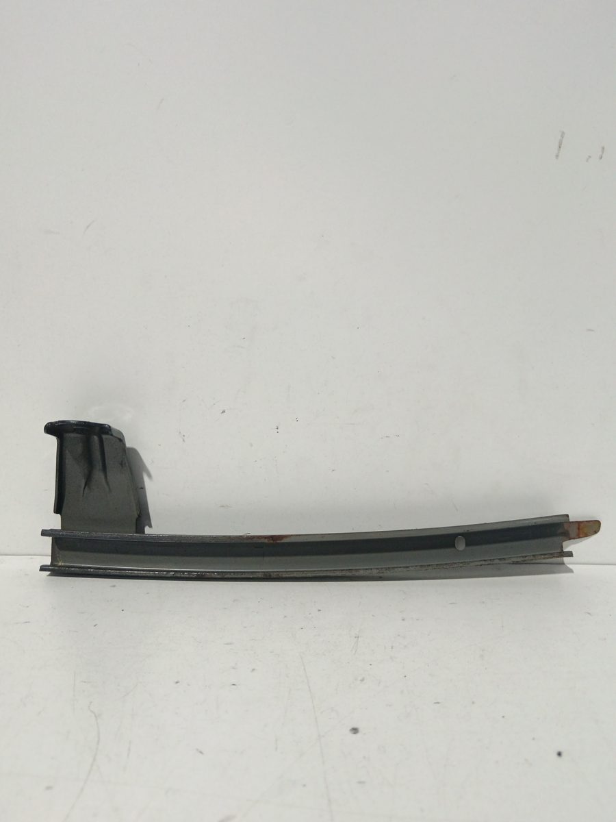 Guias de Vidrio Delantero Izquierdo Toyota Corolla (E15) 2006-2011 Luna