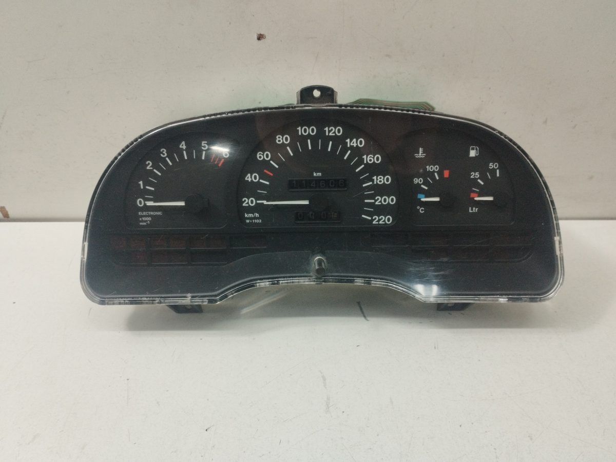 Tablero de Instrumentos Opel Astra F Berlina 1991-1998 Básico 1.7L 44kW 81117675PP