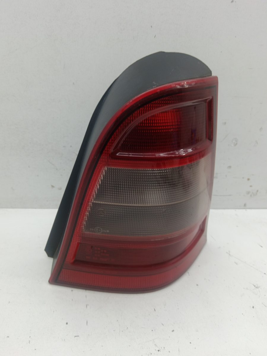 Farol Trasero Derecho Exterior Mercedes-Benz Clase A (W168) 1997-2004 1688200664R