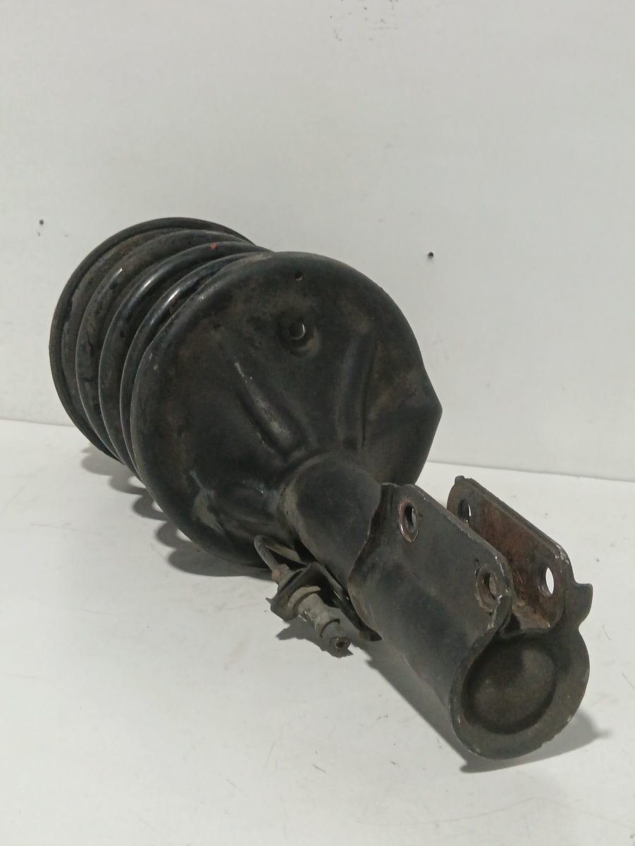 Amortiguador Trasero Derecho Mitsubishi Space Wagon (N30/N40) 1991-1996 MB573601
