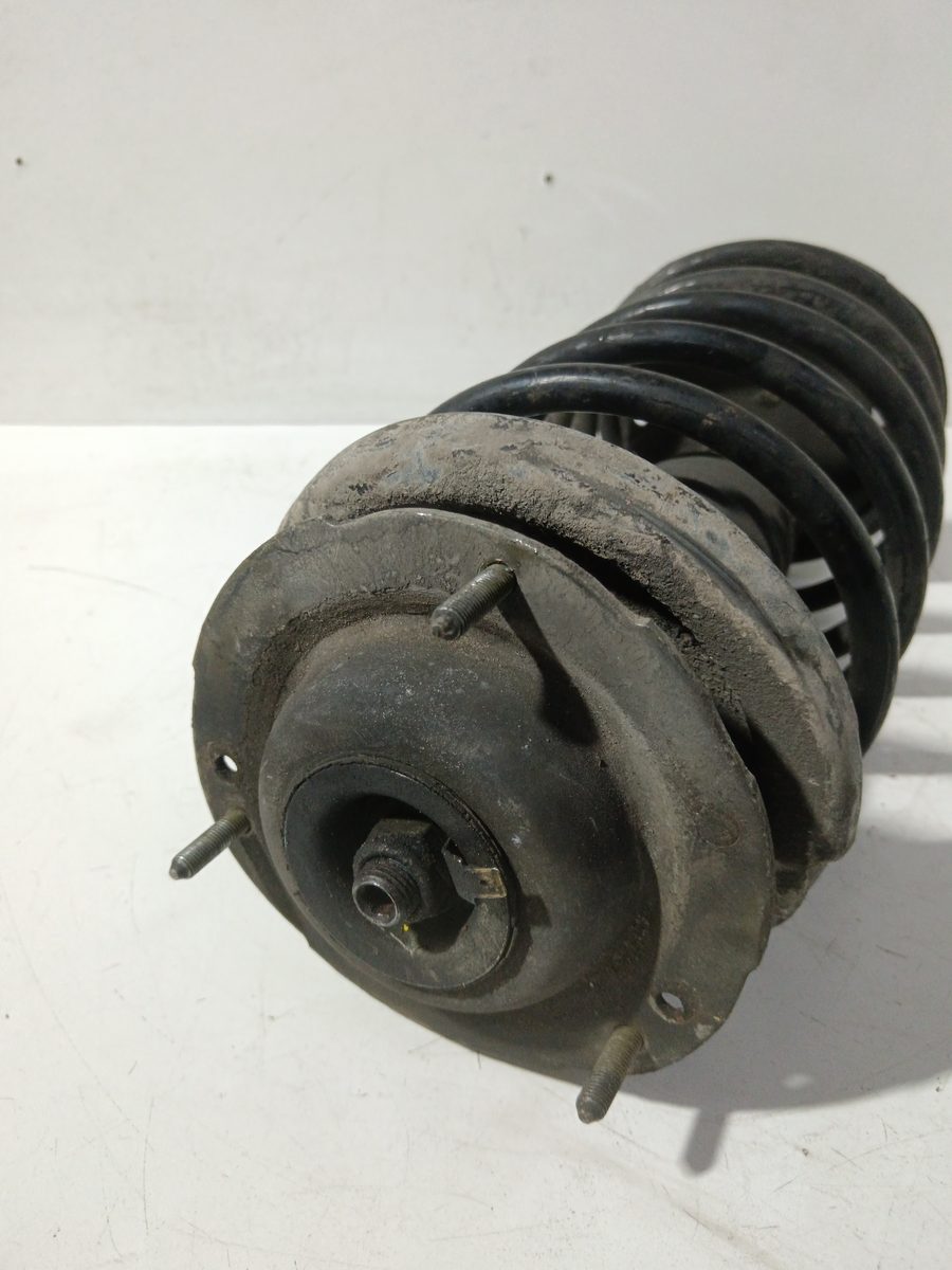 Amortiguador Delantero Der/Izq Peugeot 205 Berlina 1983-1998 1,1 1.1L 44kW 5608526380