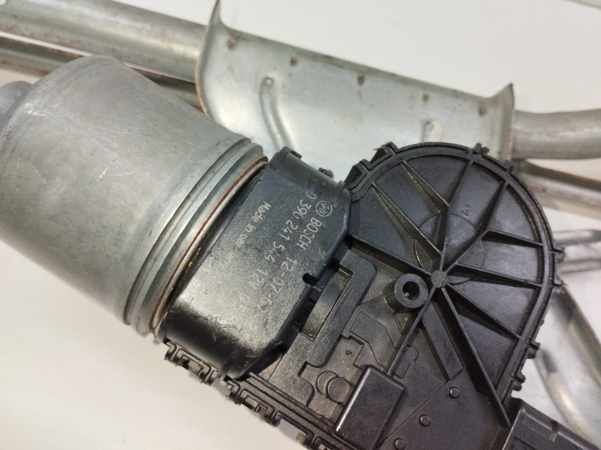 Motor Limpia Delantero Renault Sandero 2012-Actualidad Ambiance 1.2L 54kW 039241544