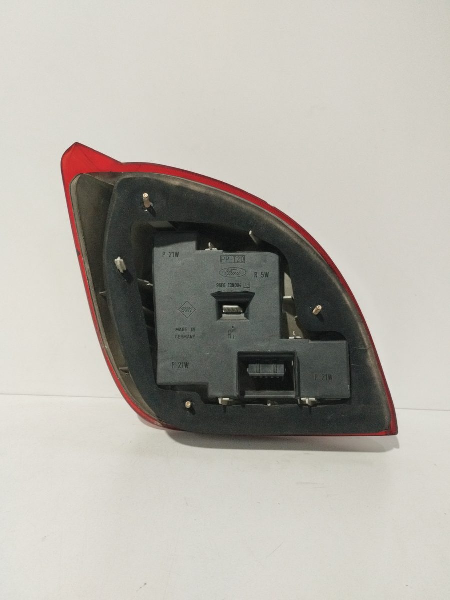 Farol Trasero Derecho Exterior Ford Fiesta Berlina (DX) 1999-2002 Ambiente 96FG13N004