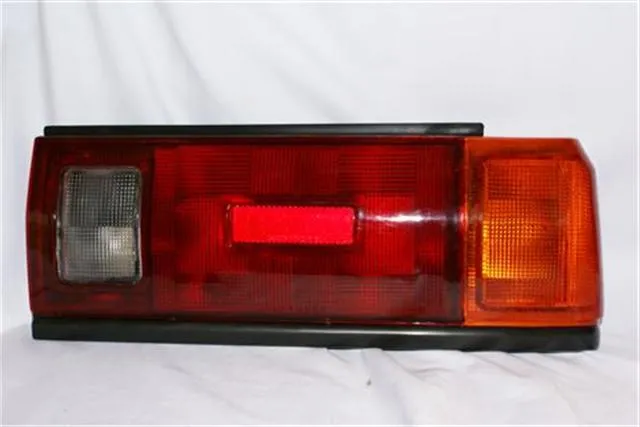 Faro trasero derecho