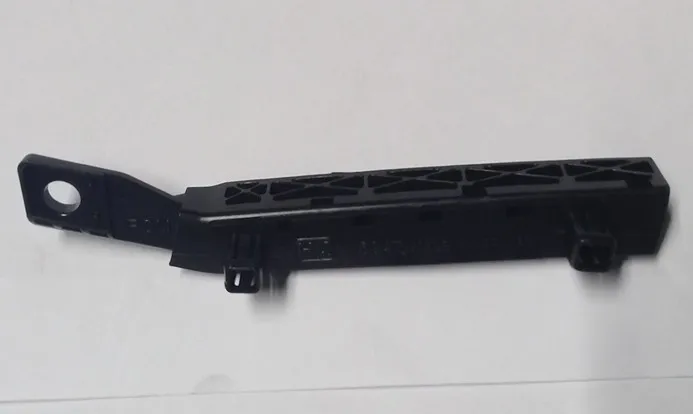 Soporte de paragolpes delantero izquierdo