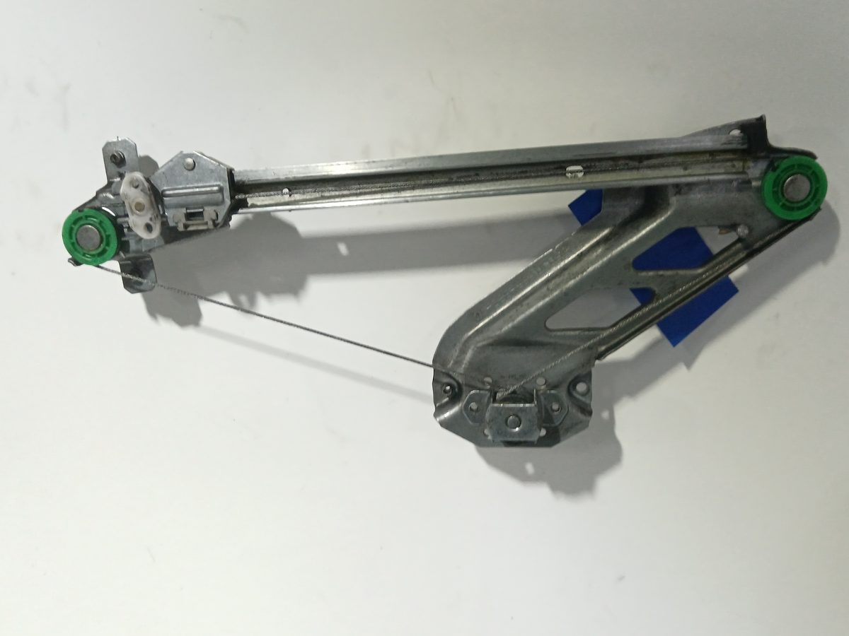 Alza Cristal Trasero Izquierda Manual Chevrolet Corsa 2 2000-2003 90389535