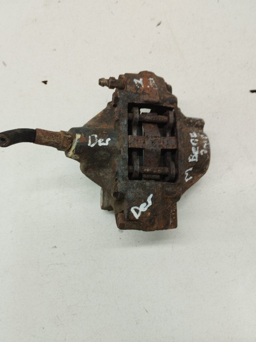 Mordaza de Freno Delantera Derecha Mercedes-Benz Clase C (W201) Berlina 1982-1993