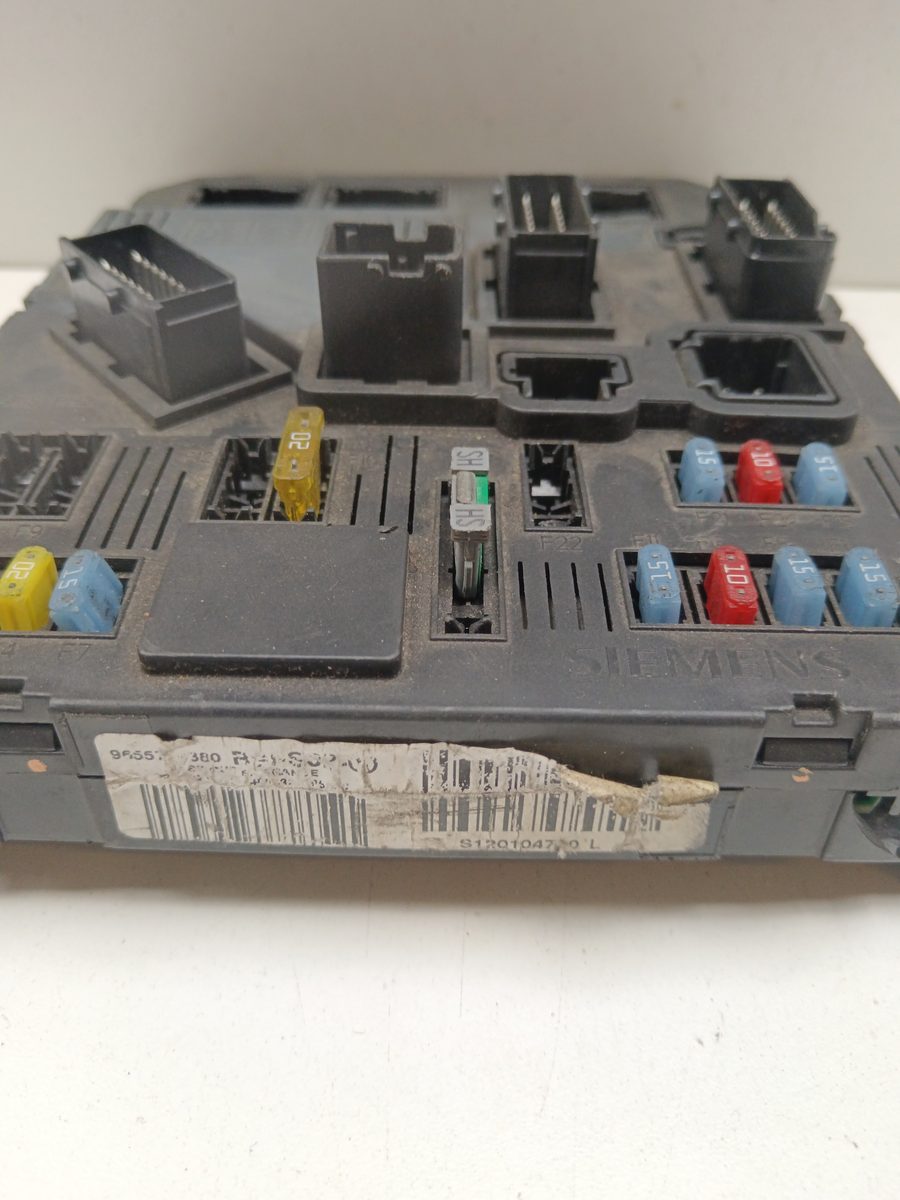 Caja Reles / Fusibles / Modulo Bsi Peugeot 407 Sw 2004-2011 ST Sport 2.0L 100kW S120104700