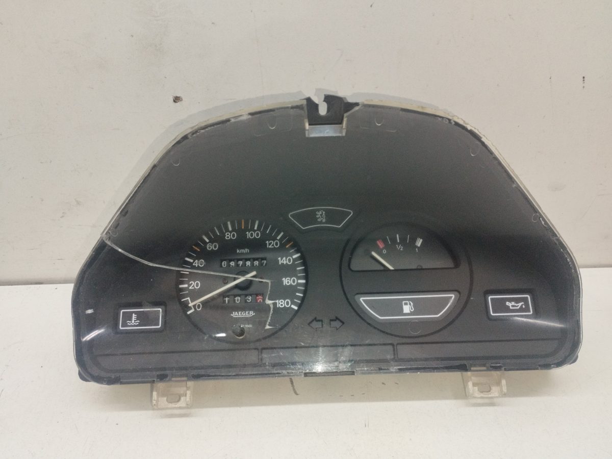 Tablero de Instrumentos Peugeot 106 (S1) 1991-1996 1,1 1.1L 44kW 9605593680