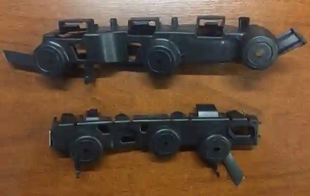Soporte de paragolpe trasero derecho