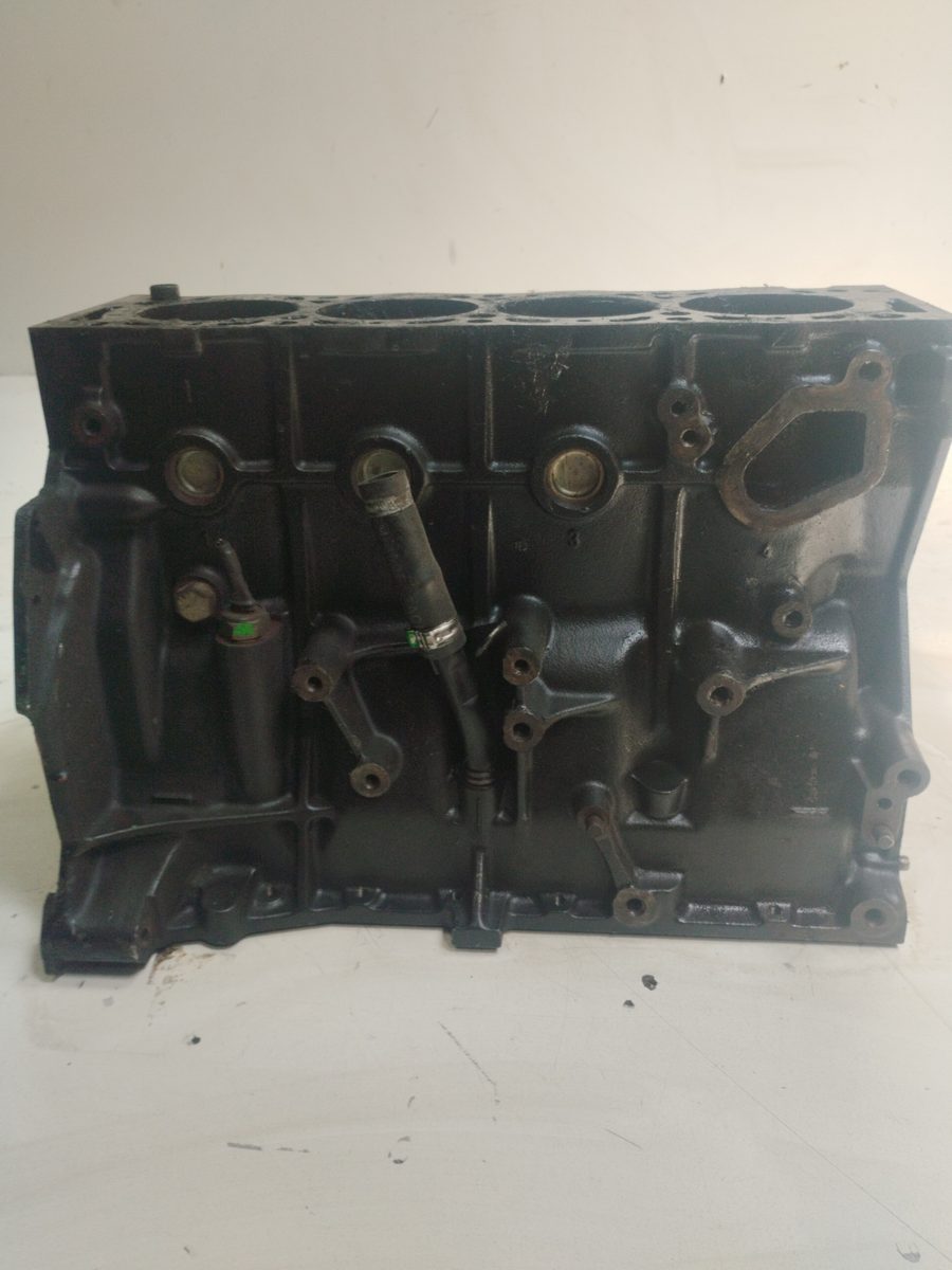 Block Peugeot 406 Berlina (S1/S2) 1995-2005 2.1 Turbodiesel CAT 2.1L 80kW P8C