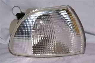 Faro delantero derecho con señalero blanco