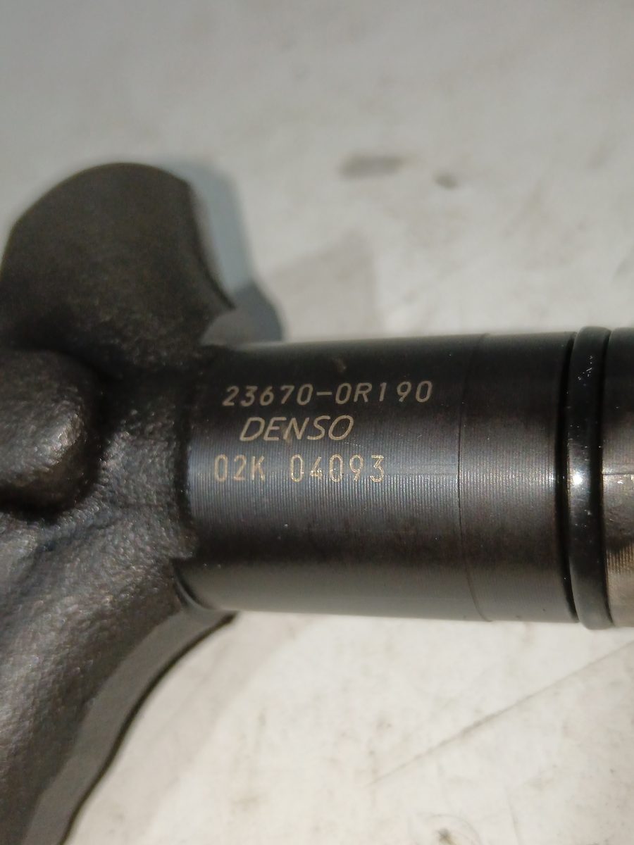 Inyector Toyota Auris desde 2012 Active 2.0L 91kW 236700R190
