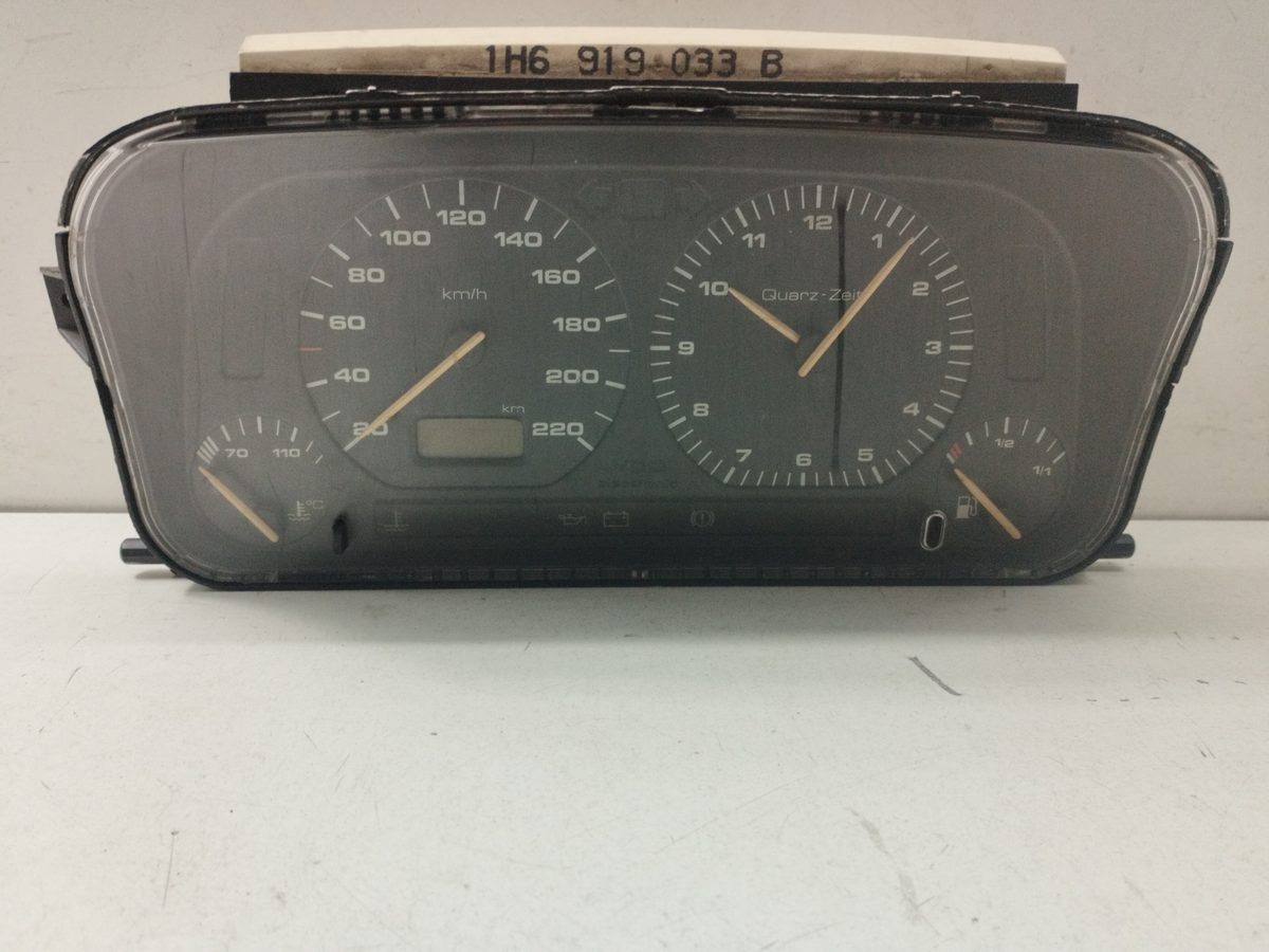Tablero de Instrumentos Volkswagen Golf III Berlina (1H1) 1991-1998 1,4 1.4L 44kW 88311188