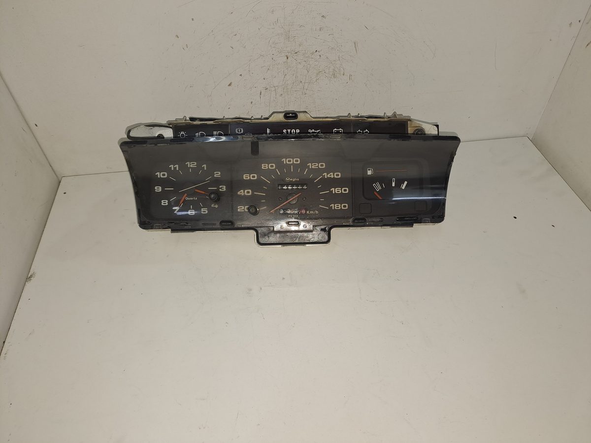 Tablero de Instrumentos Peugeot 205 Berlina 1983-1998 1.8 D Generation 1.8L 43kW 2768611