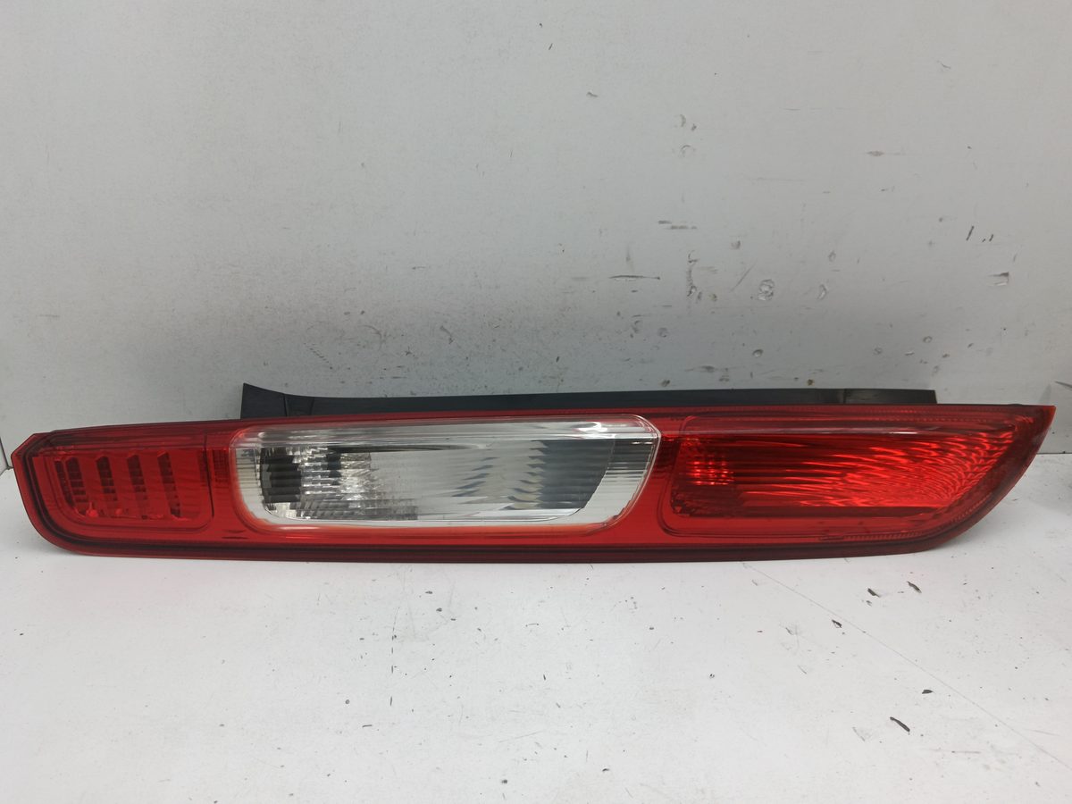 Farol Trasero Izquierdo Exterior Ford Focus Berlina (CAK) 1998-2004