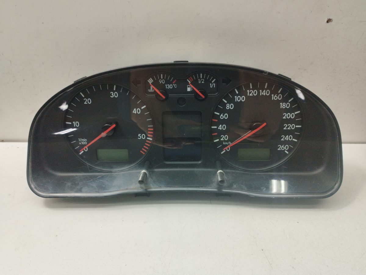 Tablero de Instrumentos Volkswagen Passat Berlina (3B3) 2000-2005 1.9 TDI 110008961015