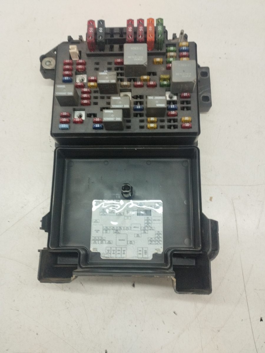 Caja Reles / Fusibles Chevrolet Blazer (NEU) 1994-2001 Básico 4.3L 143kW EX12173732