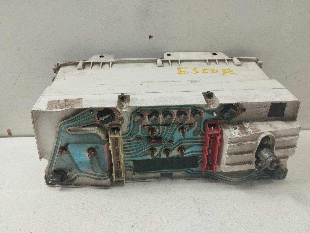 Tablero de Instrumentos Ford Orion desde 1983 1,6 1.6L 58kW 81AB10841BB