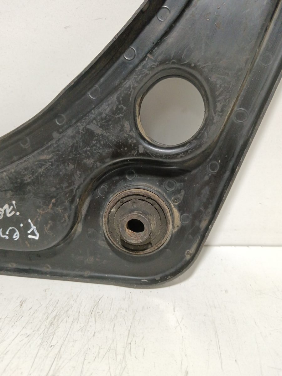 Parrilla de Suspension Inferior Trasera Izquierda Ford Escort Berl./turnier 35AB3C423051AB
