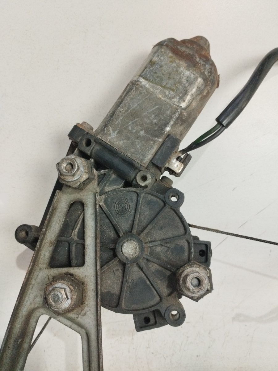Alza Cristal Trasero Derecho Electrico Mercedes-Benz Clase C (W201) Berlina 0130821086