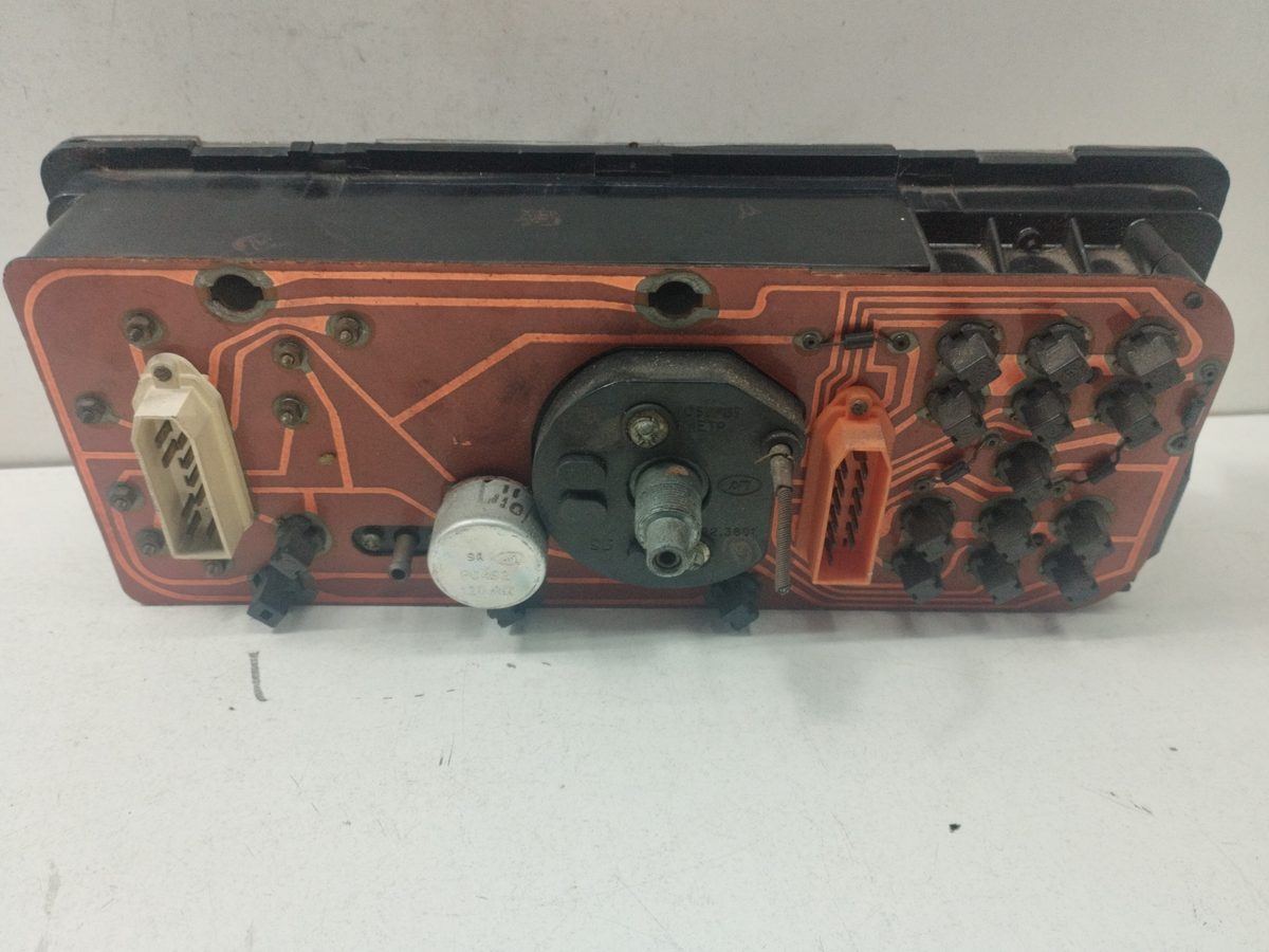 Tablero de Instrumentos Lada Samara (2108/2109) 1986-1999 LS 1.5L 50kW 223801
