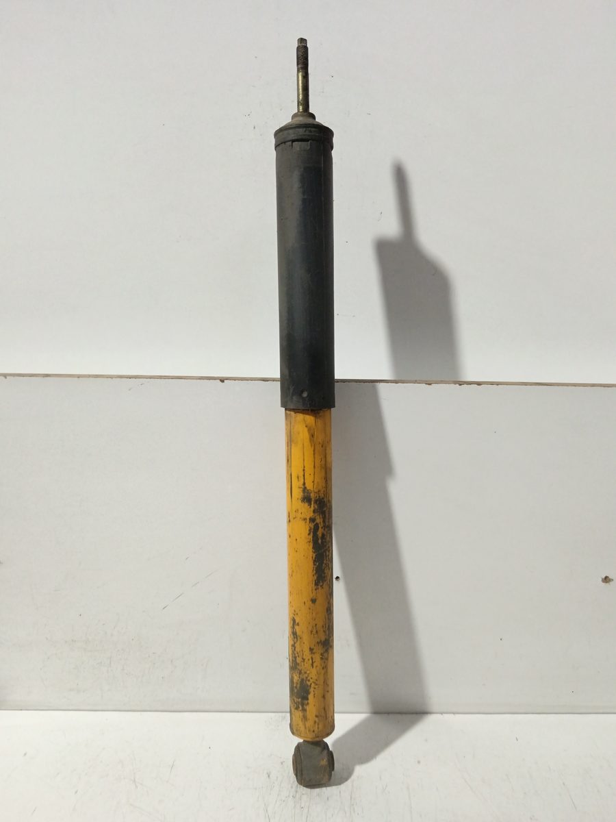 Amortiguador Trasero Der/Izq Opel Kadett C desde 1974 Berlina 1.2L 38kW 261251