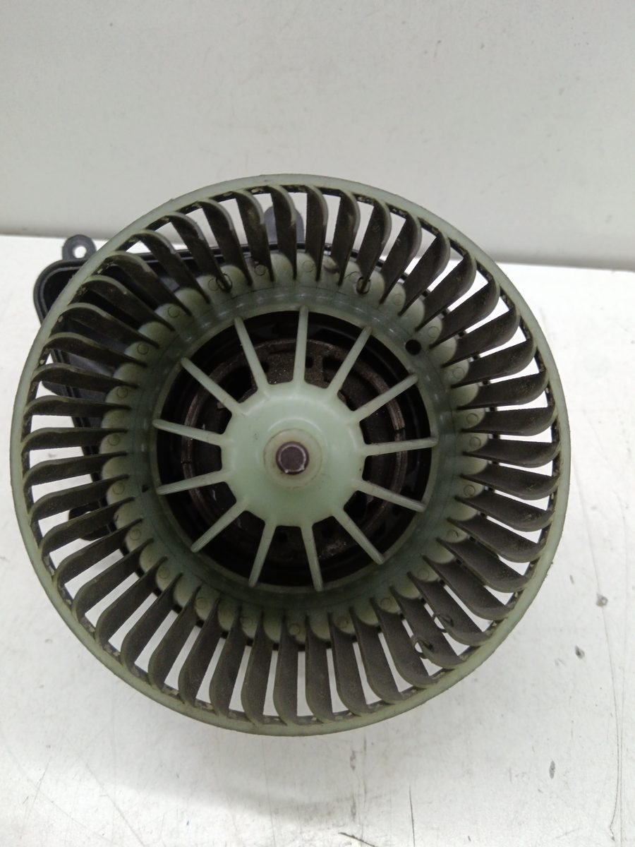 Motor Calefaccion Citroën Xsara Berlina 1997-2005 1.9 TD Exclusive 1.9L 66kW 740471233F