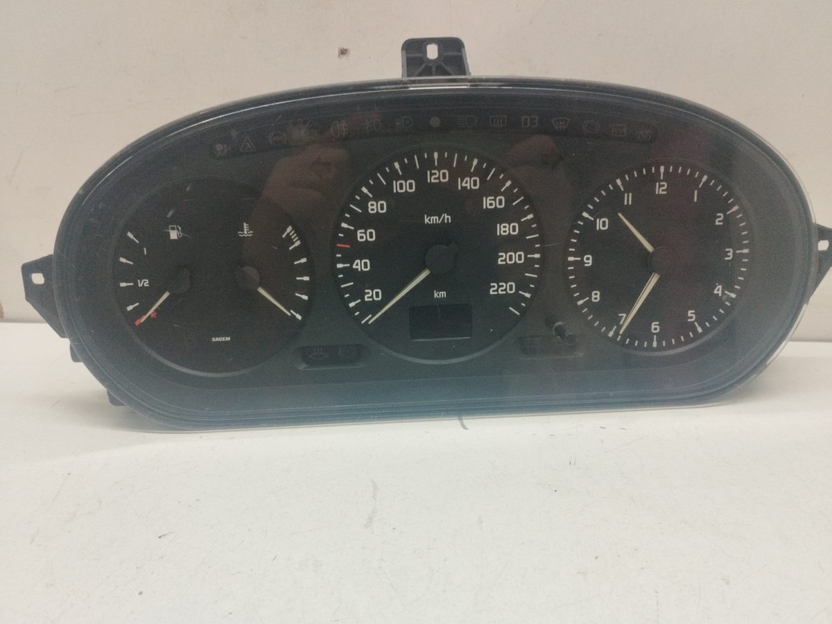 Tablero de Instrumentos Renault Megane I Berlina Hatchback (BA0) 1995-1999 7700847784