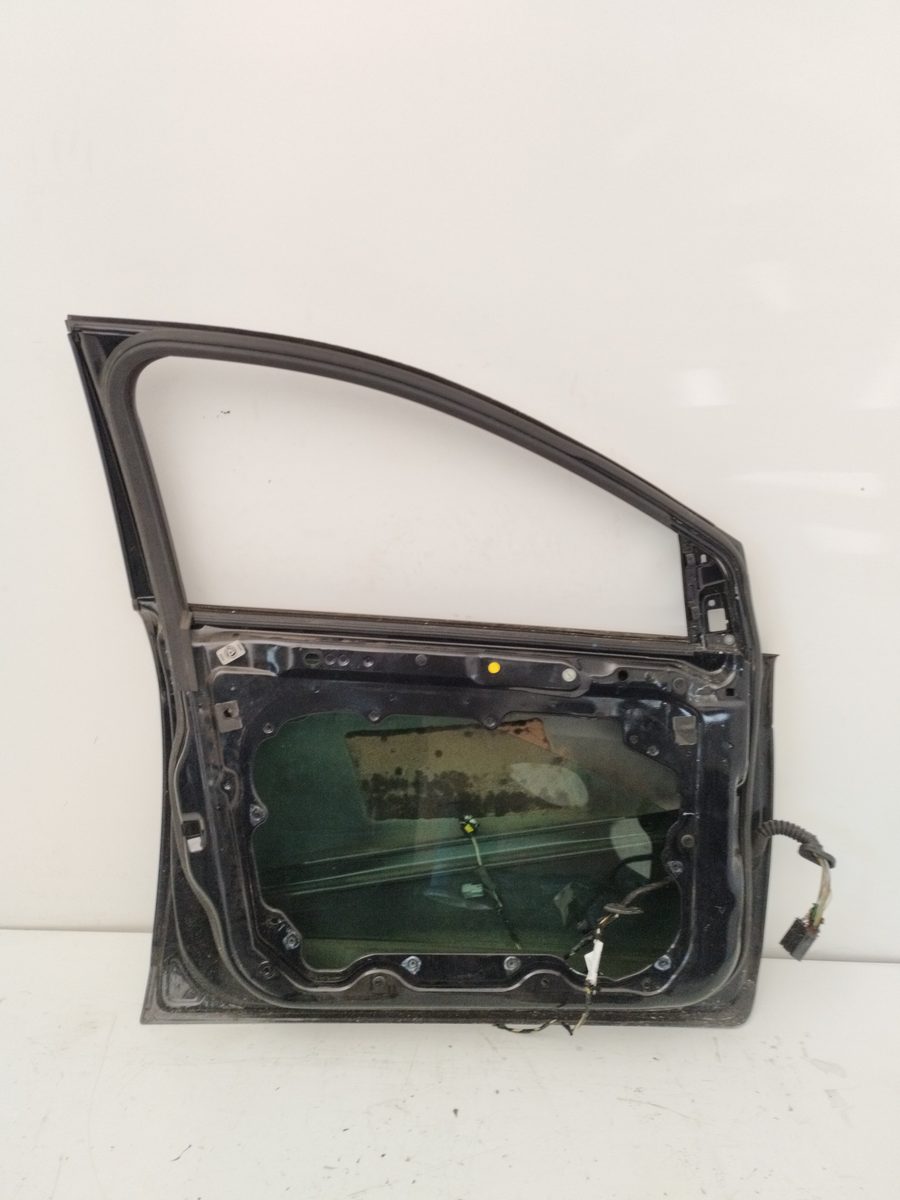Puerta Delantera Izquierda Ford Focus Lim. (CB4) 2007-2011 Titanium