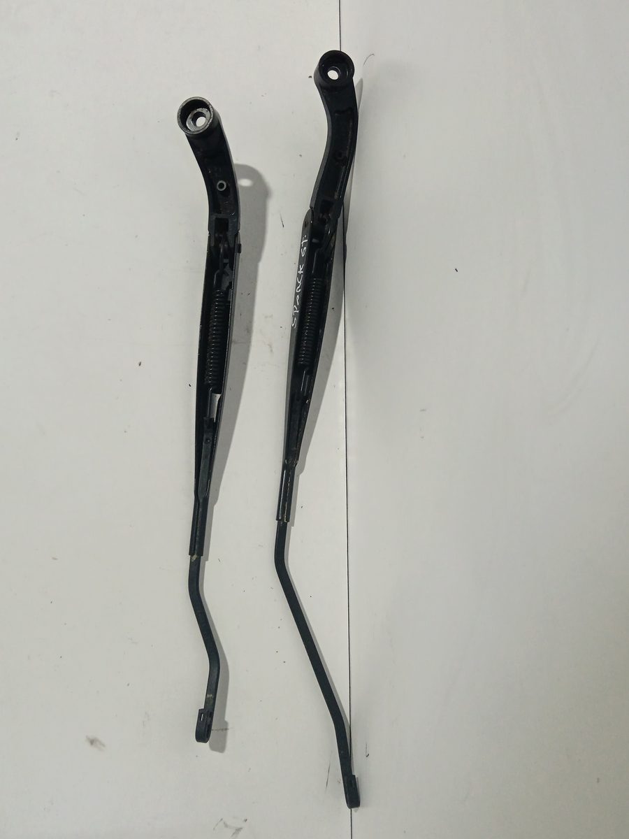 Juego de Brazos de Limpia Parabrisa Delanteros Chevrolet Spark Gt 2009-2016 Basis