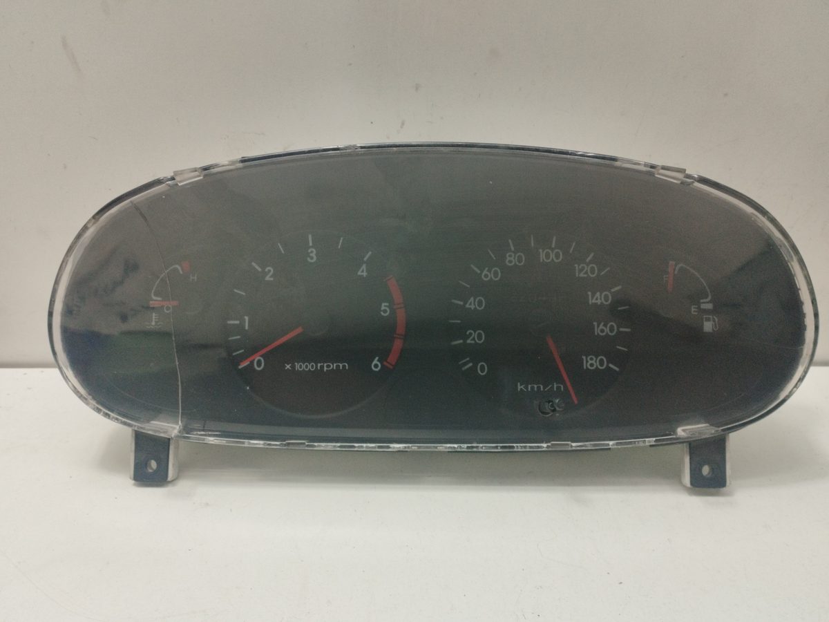 Tablero de Instrumentos Hyundai H1 2008-2019 Kasten (Flügeltüren h.) 2.5L 81kW MC03004600