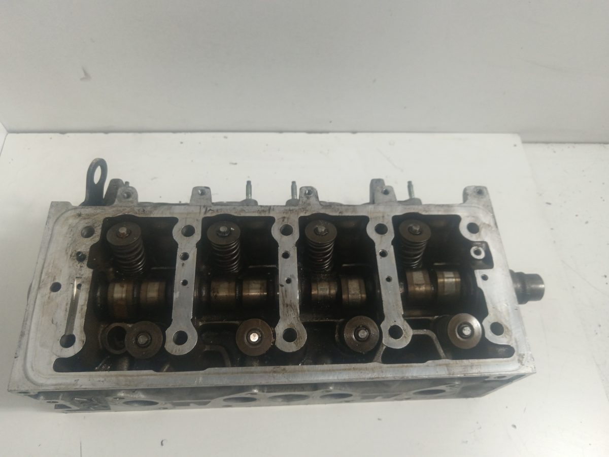 Tapa de Cilindros Peugeot 206 Berlina 1998-2010 XT 1.4L 55kW KFX9627748110