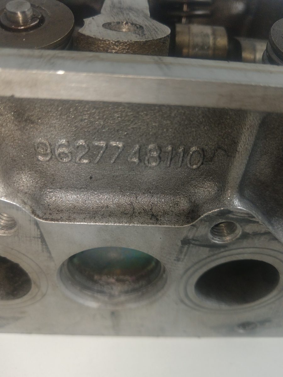 Tapa de Cilindros Peugeot 206 Berlina 1998-2010 XT 1.4L 55kW KFX9627748110