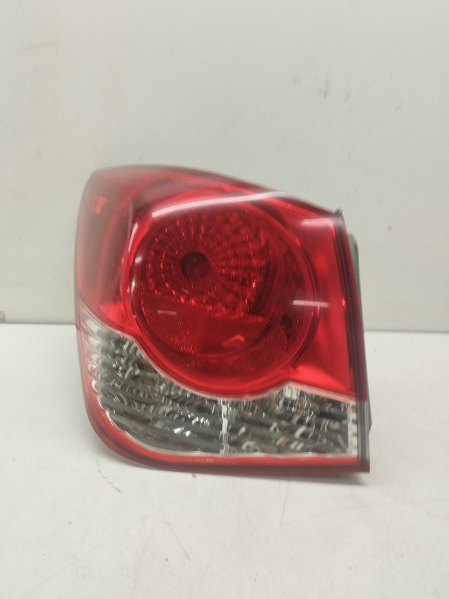 Farol Trasero Izquierdo Exterior Chevrolet Cruze 2009-2014 LS