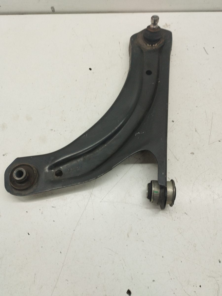 Parrilla De Suspension Inferior Delantera Izquierda Renault Kwid 2021-Actualidad *