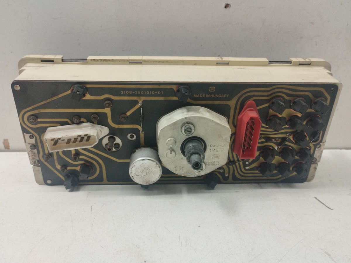 Tablero de Instrumentos Lada Samara (2108/2109) 1986-1999 LS 1.5L 50kW 2108380101001